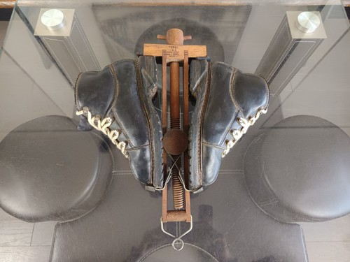 Anciennes chaussures - anciennes, de